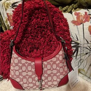 Coach Hampton Hobo Bag in Signature Jacquard. Red/Ivory